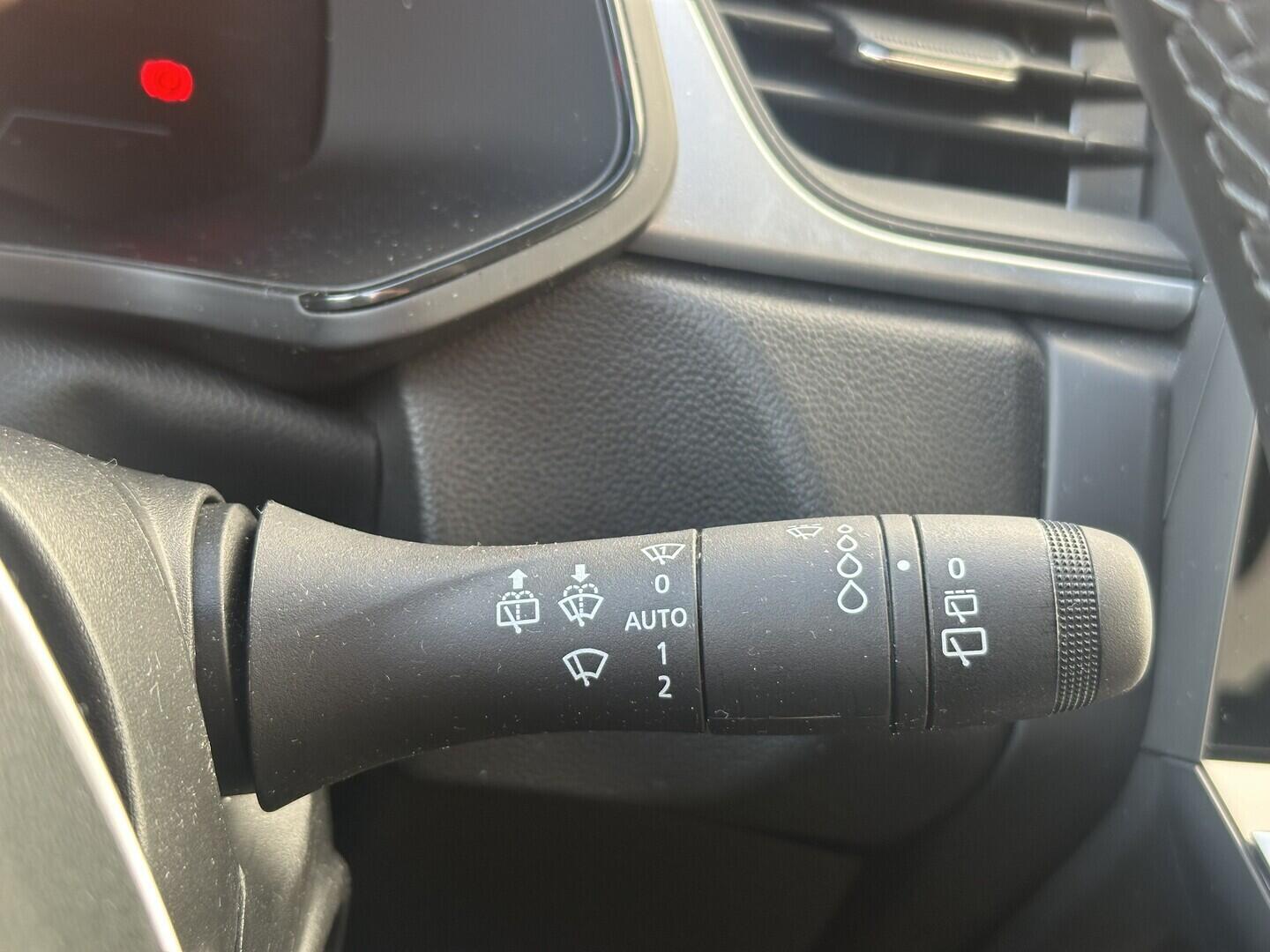 O619V07690_22.webp_CAPTUR  1.0 TCe 67 kW manuál, DPH