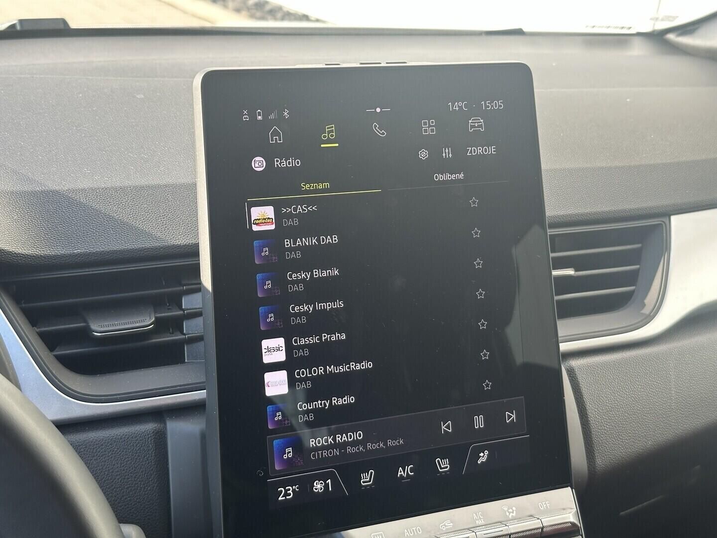 O619V07690_27.webp_CAPTUR  1.0 TCe 67 kW manuál, DPH