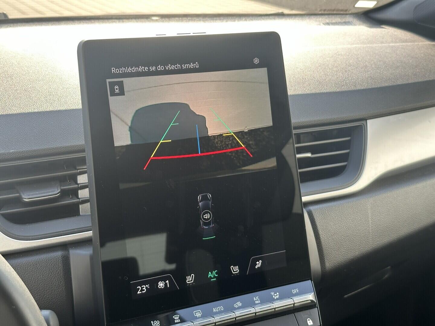 O619V07690_28.webp_CAPTUR  1.0 TCe 67 kW manuál, DPH