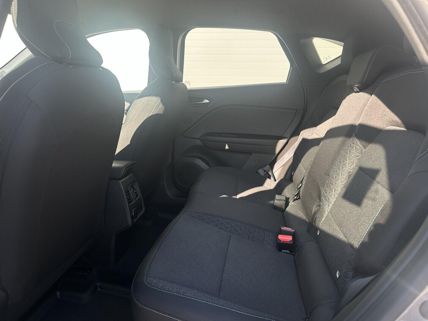 O619V07690_29.webp_CAPTUR  1.0 TCe 67 kW manuál, DPH