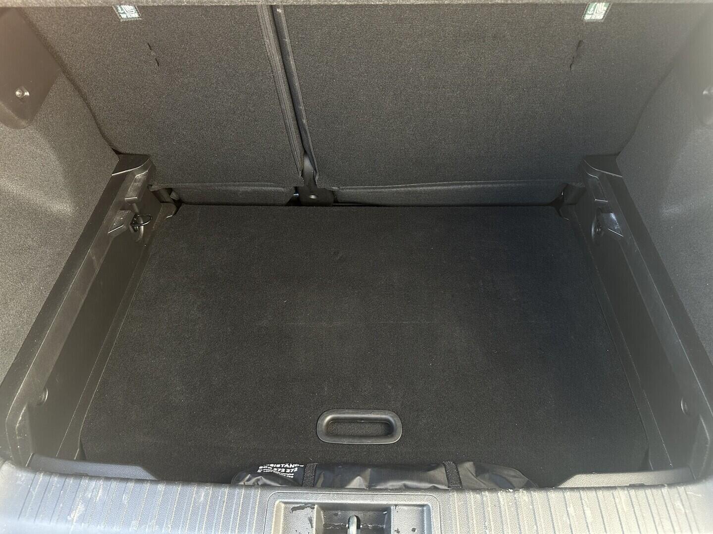 O619V07690_31.webp_CAPTUR  1.0 TCe 67 kW manuál, DPH