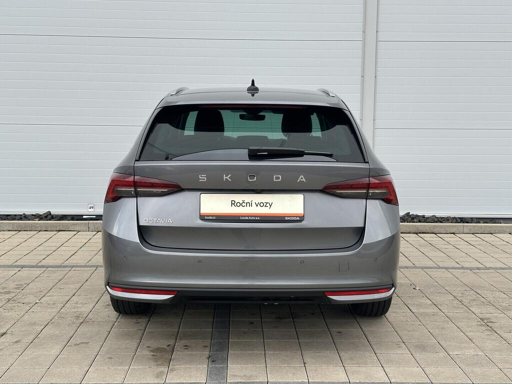 O619V07692_15.webp_OCTAVIA Top Selection 1.5 TSI 110 kW manuál, DPH