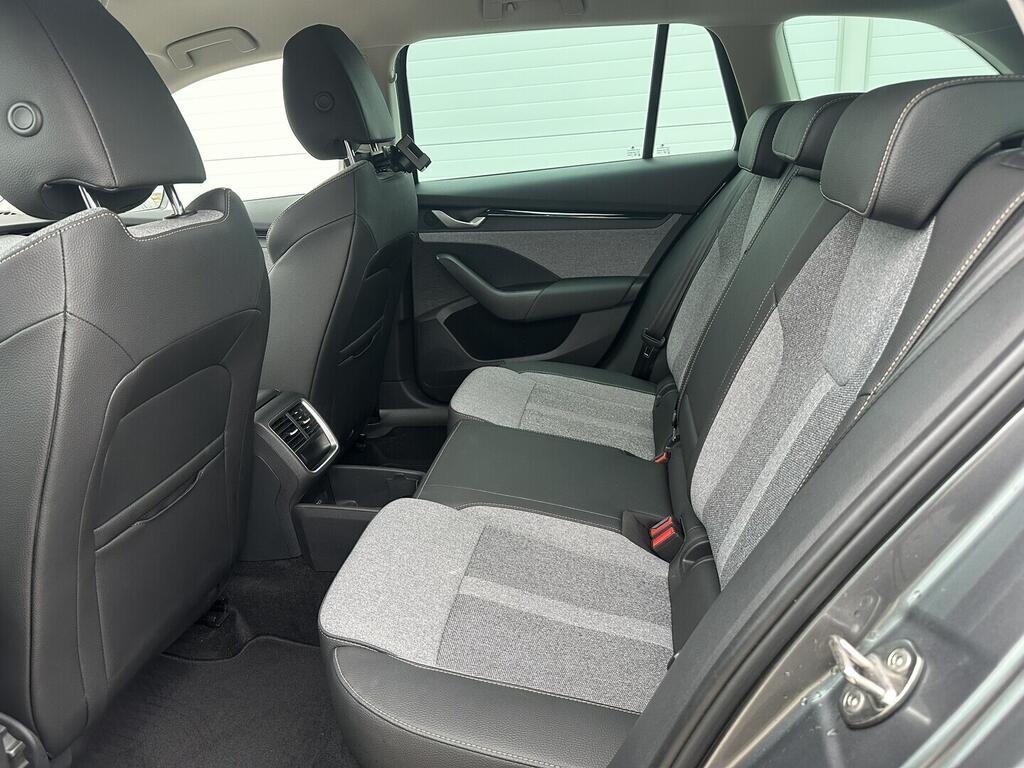 O619V07692_29.webp_OCTAVIA Top Selection 1.5 TSI 110 kW manuál, DPH