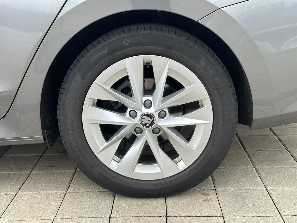 O619V07692_30.webp_OCTAVIA Top Selection 1.5 TSI 110 kW manuál, DPH