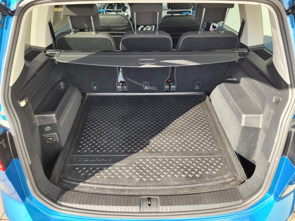 O619V07696_27.webp_TOURAN Comfortline  2.0 TDI 110 kW automat