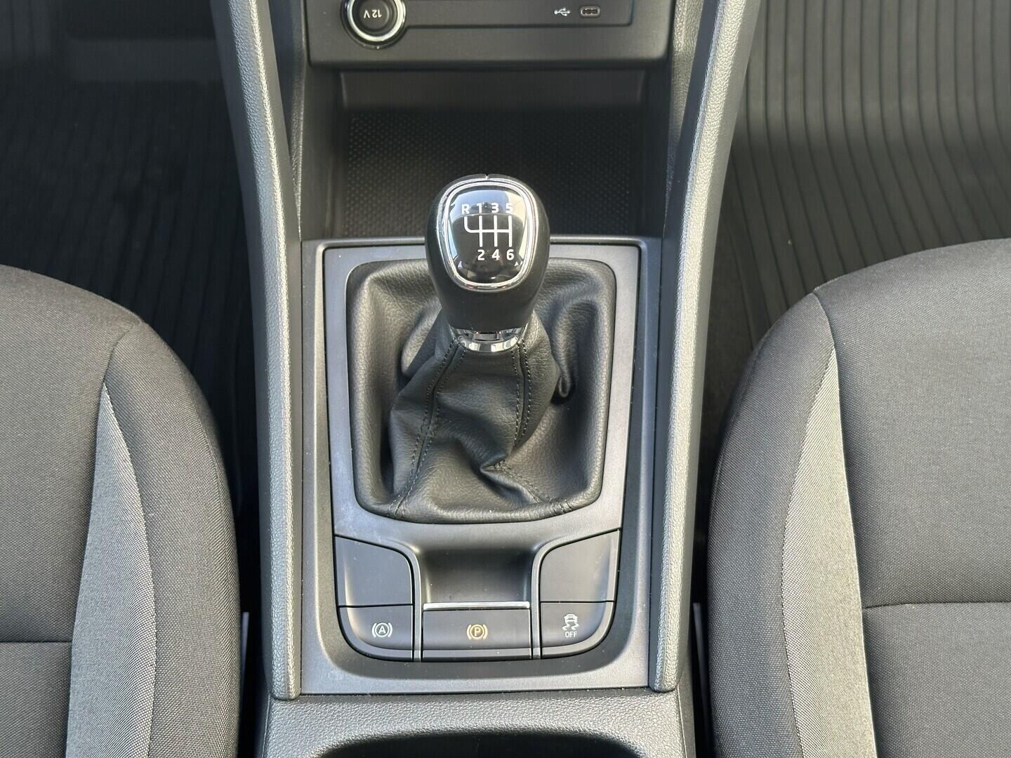 O619V07703_24.webp_KAROQ Active 1.5 TSI 110 kW manuál, DPH