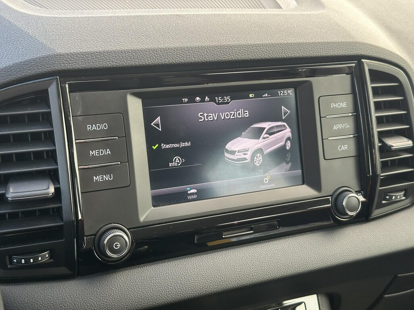 O619V07703_25.webp_KAROQ Active 1.5 TSI 110 kW manuál, DPH