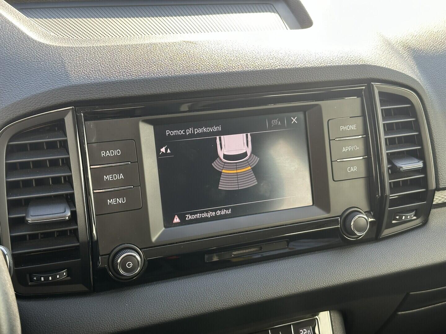 O619V07703_27.webp_KAROQ Active 1.5 TSI 110 kW manuál, DPH