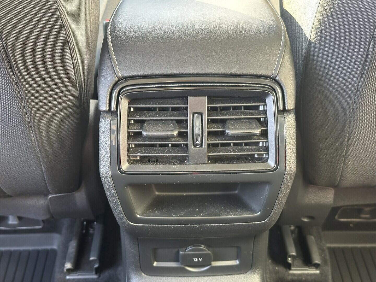 O619V07703_29.webp_KAROQ Active 1.5 TSI 110 kW manuál, DPH