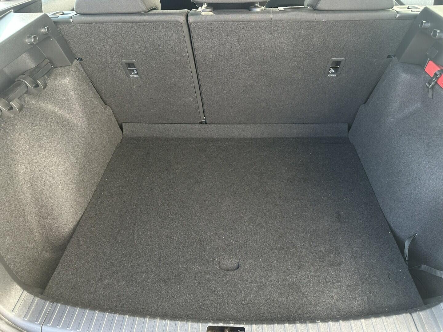 O619V07703_31.webp_KAROQ Active 1.5 TSI 110 kW manuál, DPH