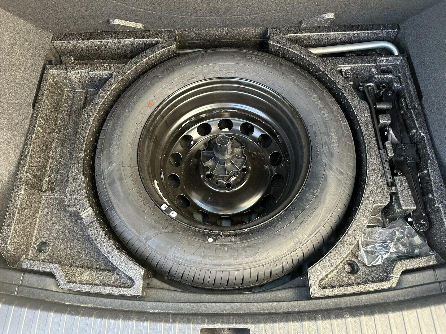 O619V07703_32.webp_KAROQ Active 1.5 TSI 110 kW manuál, DPH