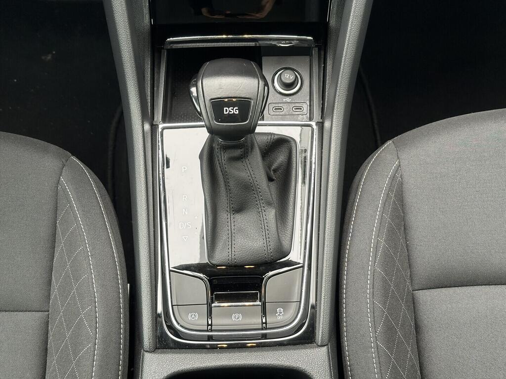 O619V07710_24.webp_KAROQ Ambition 1.5 TSI 110 kW automat