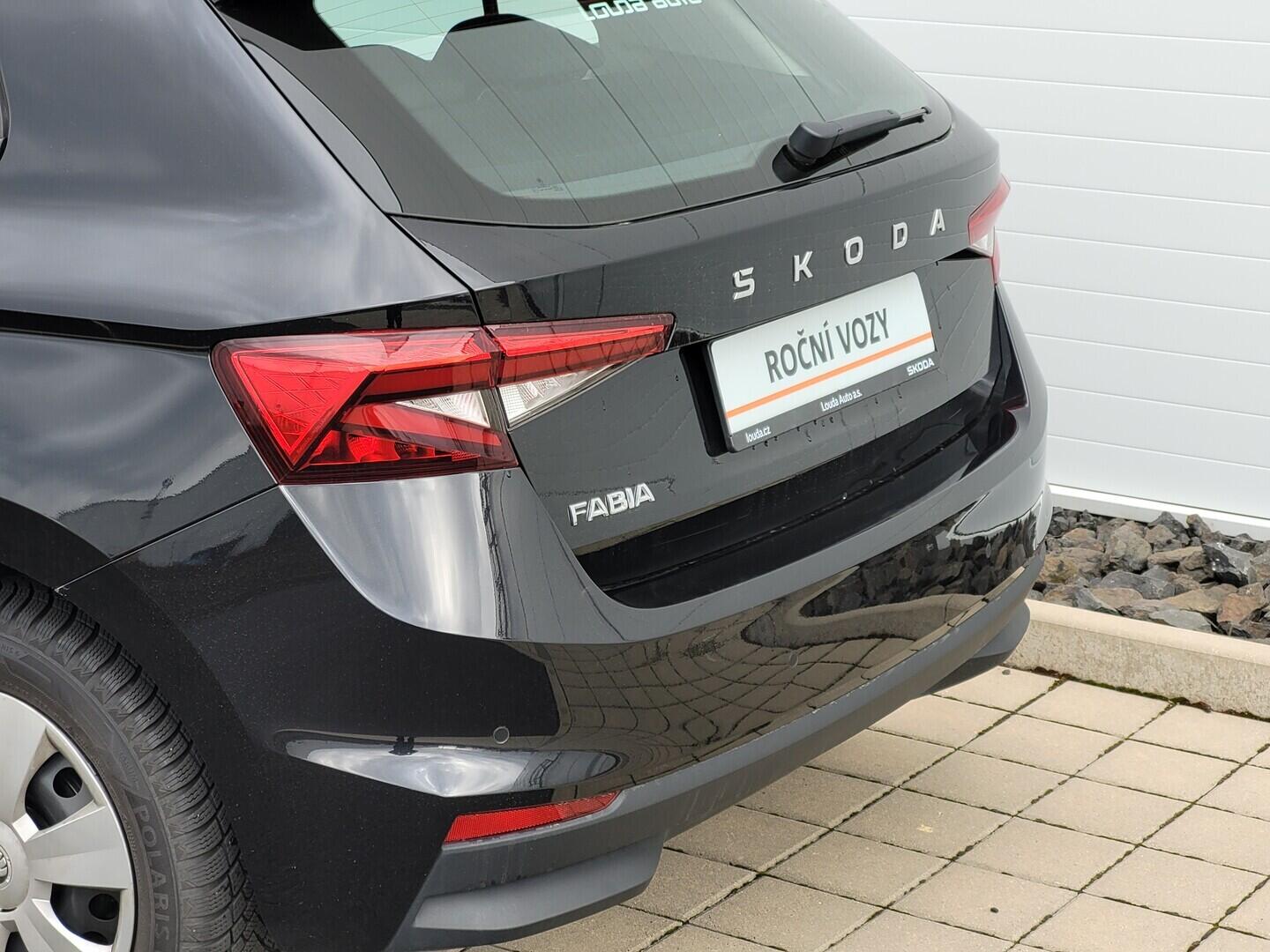 O619V07713_28.webp_FABIA Selection 1.0 TSI 70 kW manuál, DPH