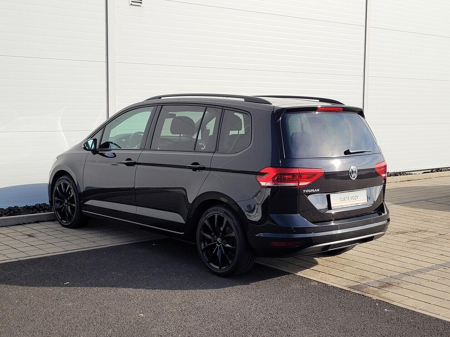 O619V07714_14.webp_TOURAN Comfortline  1.6 TDI 81 kW manuál