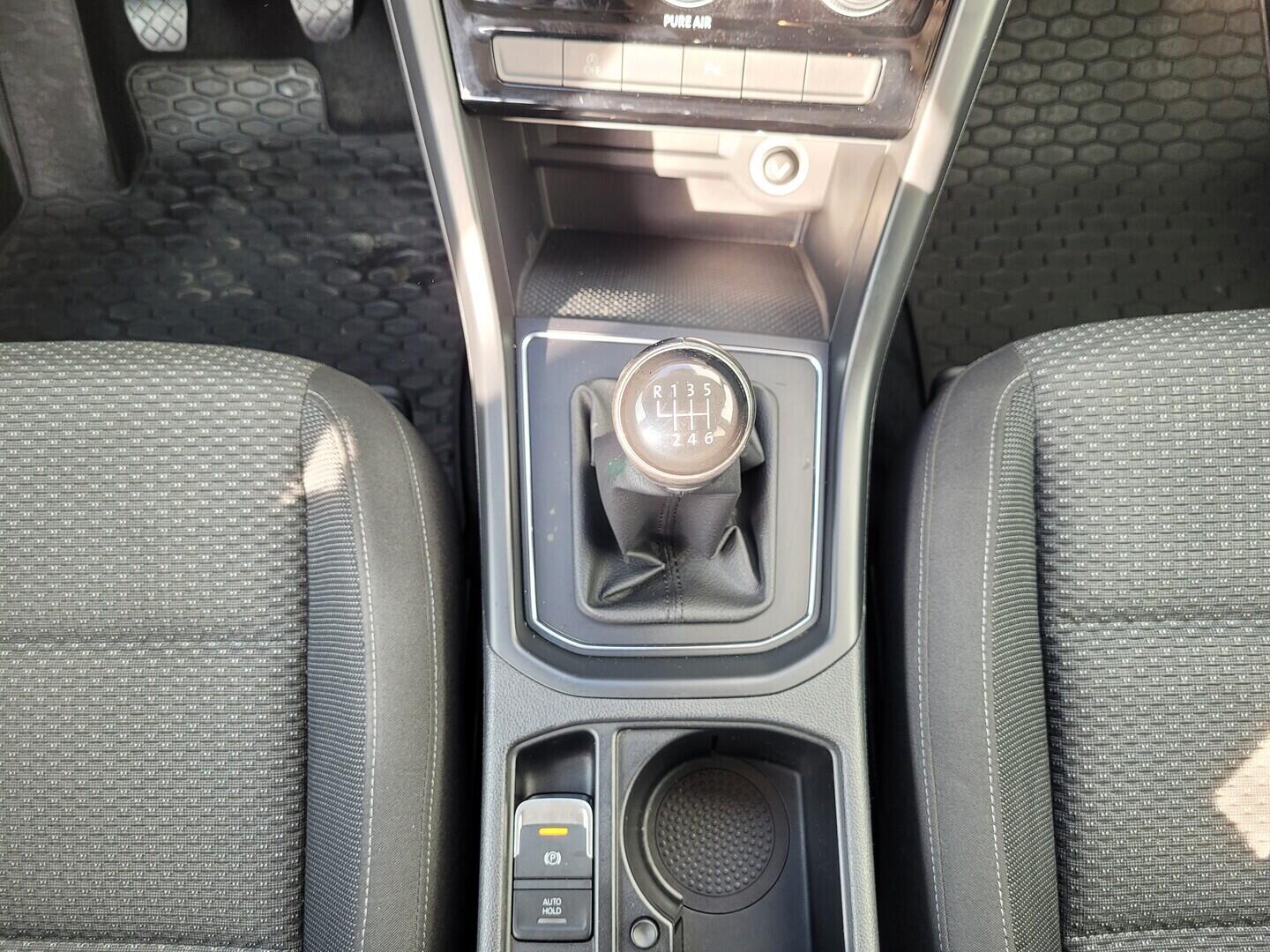 O619V07714_21.webp_TOURAN Comfortline  1.6 TDI 81 kW manuál