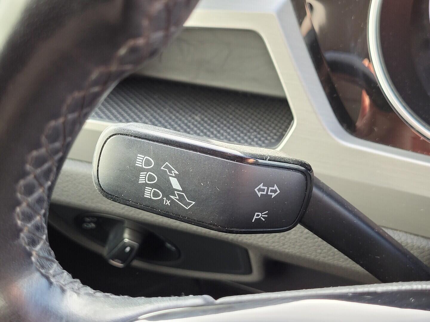 O619V07714_23.webp_TOURAN Comfortline  1.6 TDI 81 kW manuál