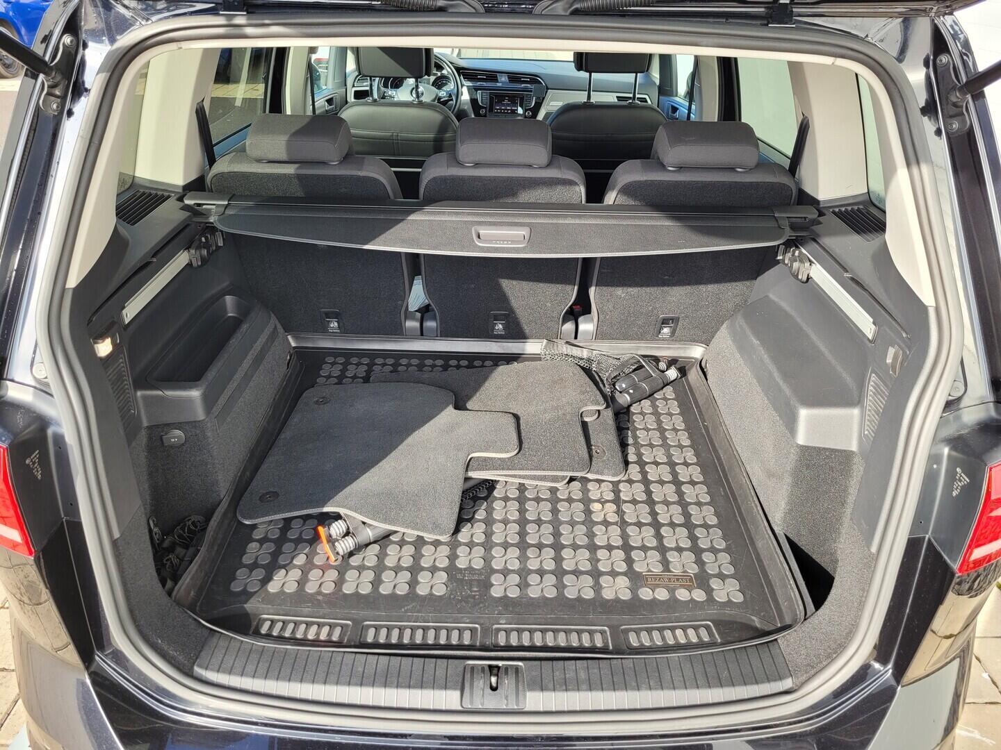 O619V07714_27.webp_TOURAN Comfortline  1.6 TDI 81 kW manuál