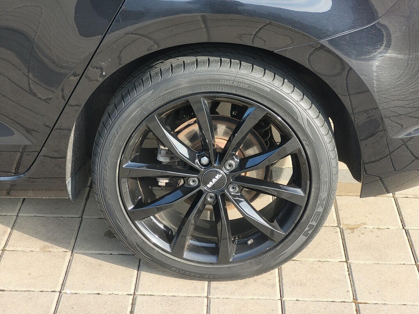 O619V07714_29.webp_TOURAN Comfortline  1.6 TDI 81 kW manuál