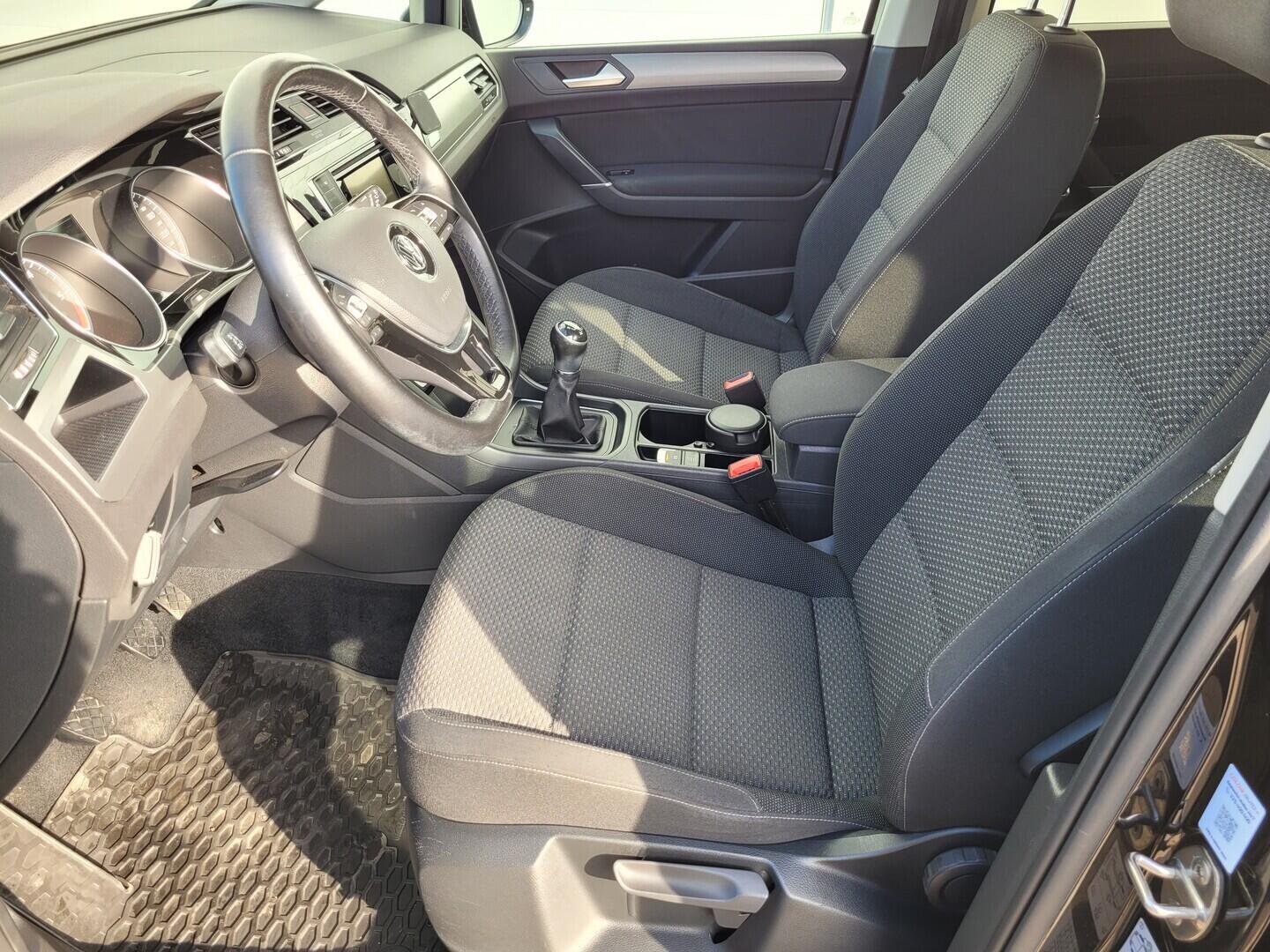 O619V07714_33.webp_TOURAN Comfortline  1.6 TDI 81 kW manuál