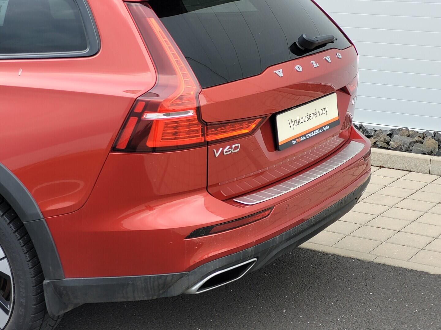 O619V07715_30.webp_V60 Cross Country AWD 2.0 B4 145 kW automat, DPH