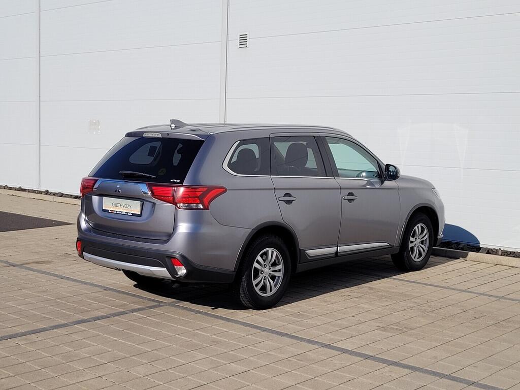 O619V07719_14.webp_OUTLANDER Intense 2.0 MIVEC 110 kW automat, DPH