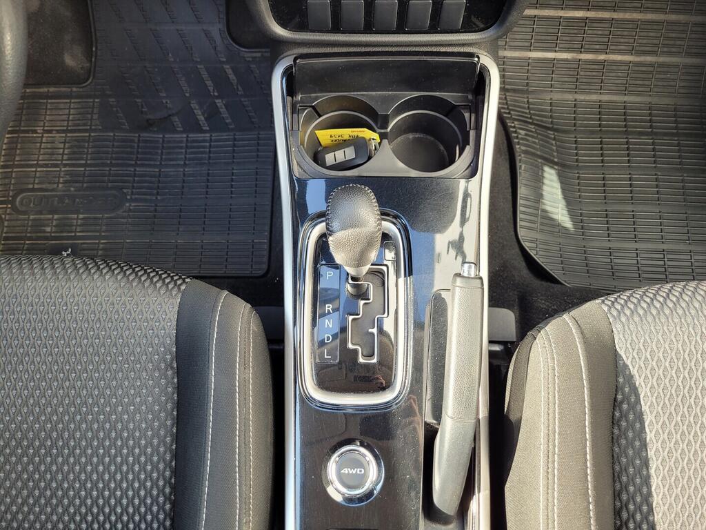 O619V07719_22.webp_OUTLANDER Intense 2.0 MIVEC 110 kW automat, DPH