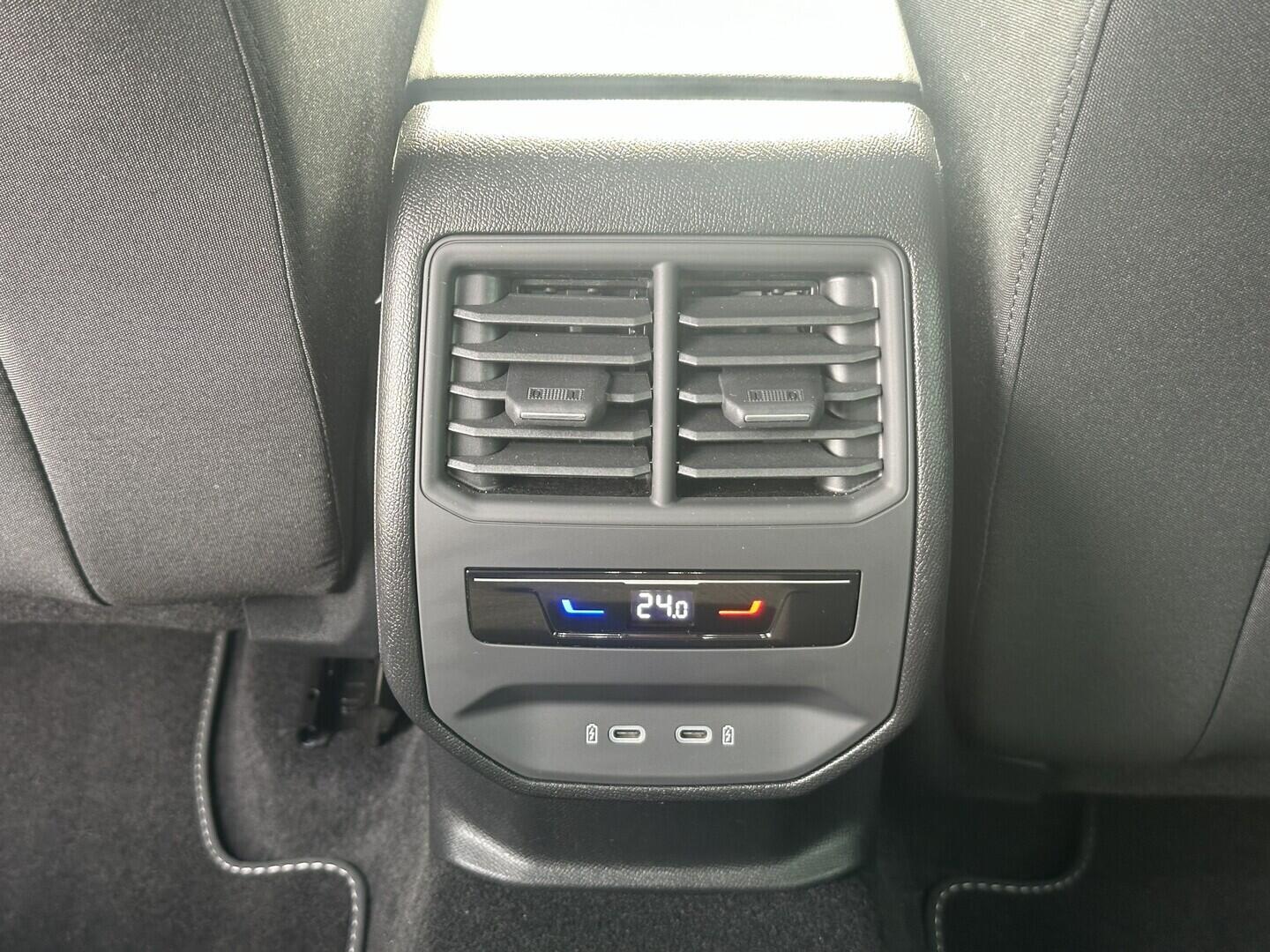 O619V07722_29.webp_LEON Style 1.5 TSI 85 kW automat, DPH