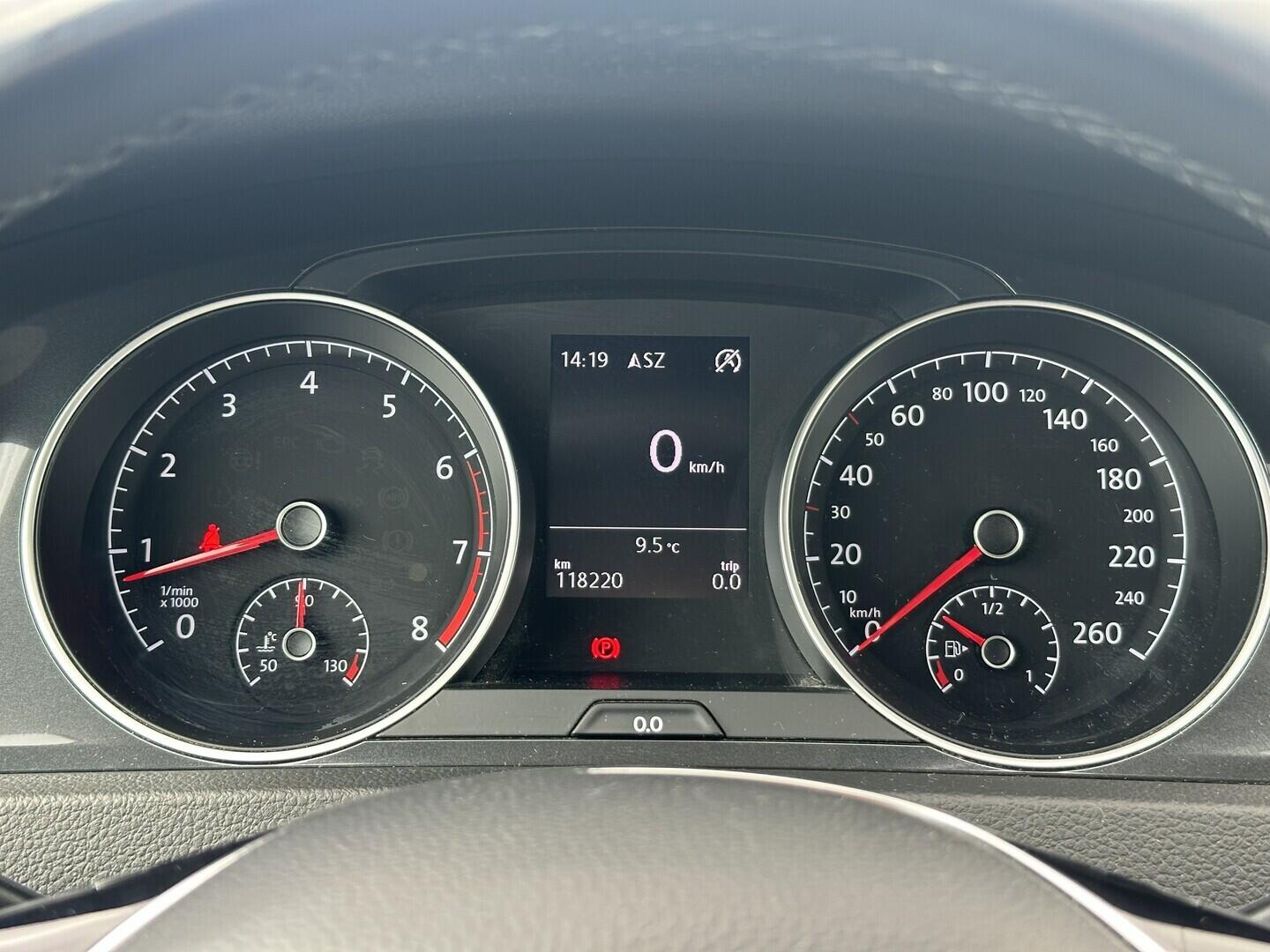 O619V07728_19.webp_GOLF Maraton Edition 1.4 TSI 92 kW manuál