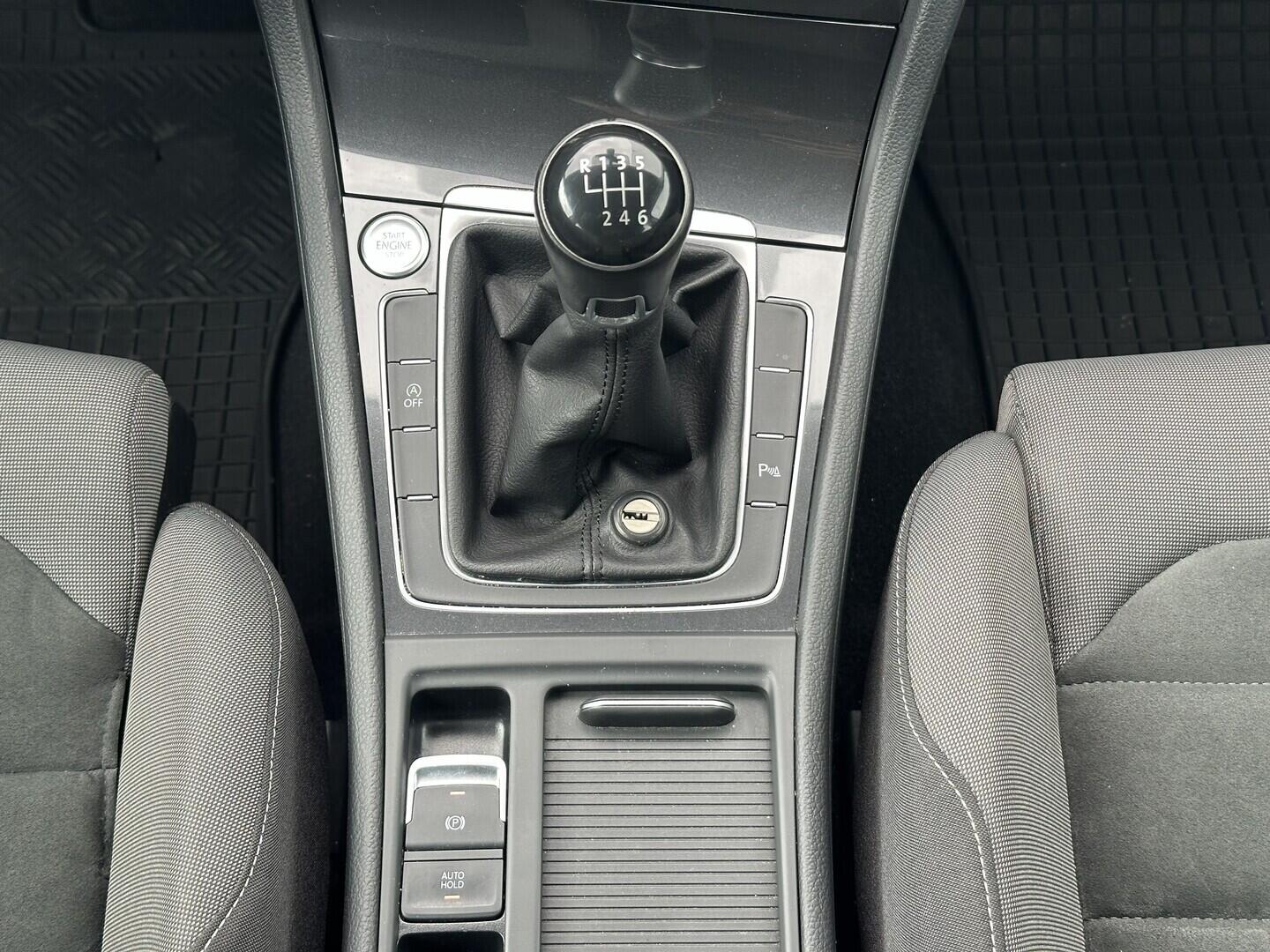 O619V07728_27.webp_GOLF Maraton Edition 1.4 TSI 92 kW manuál