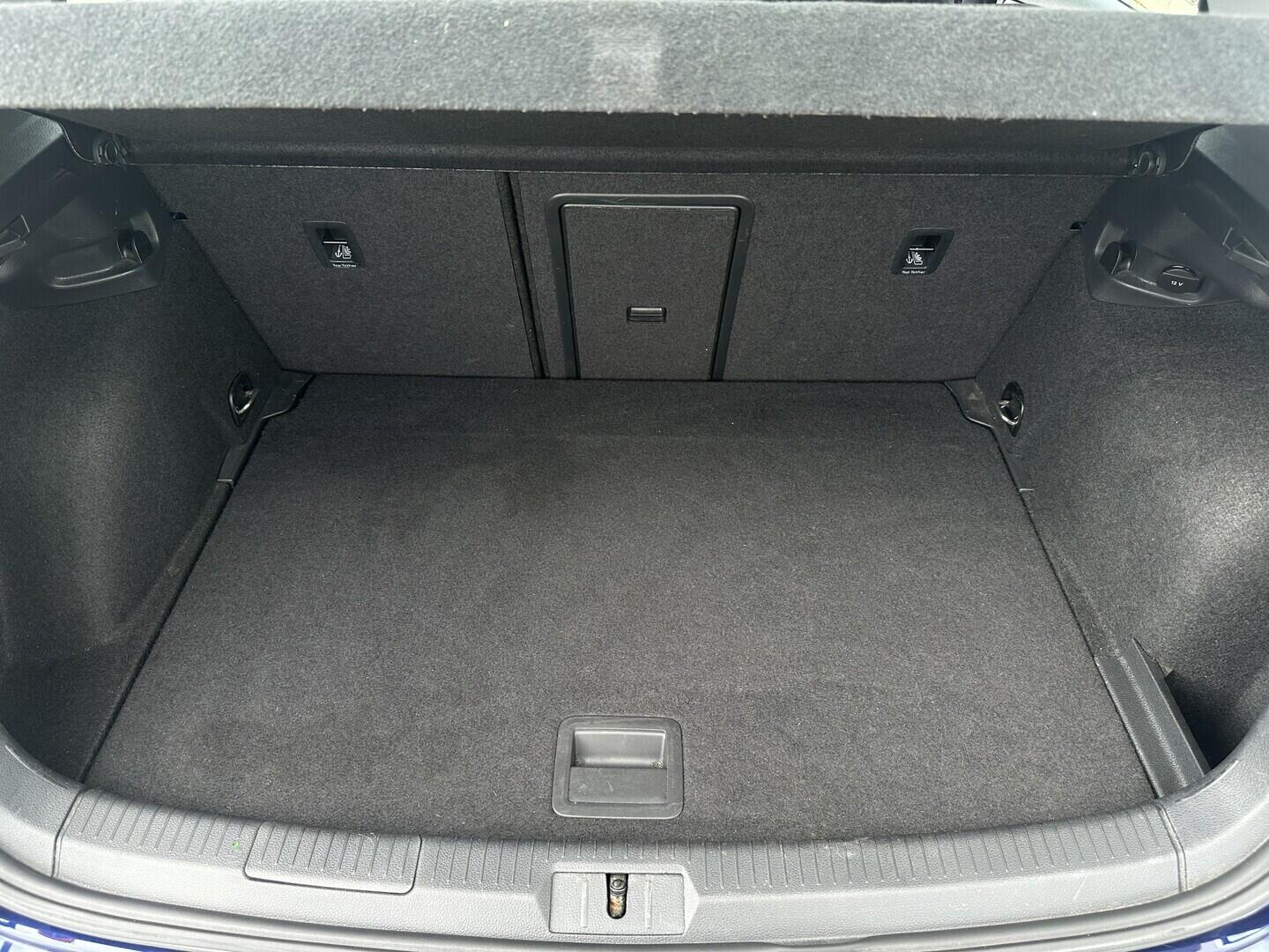 O619V07728_31.webp_GOLF Maraton Edition 1.4 TSI 92 kW manuál