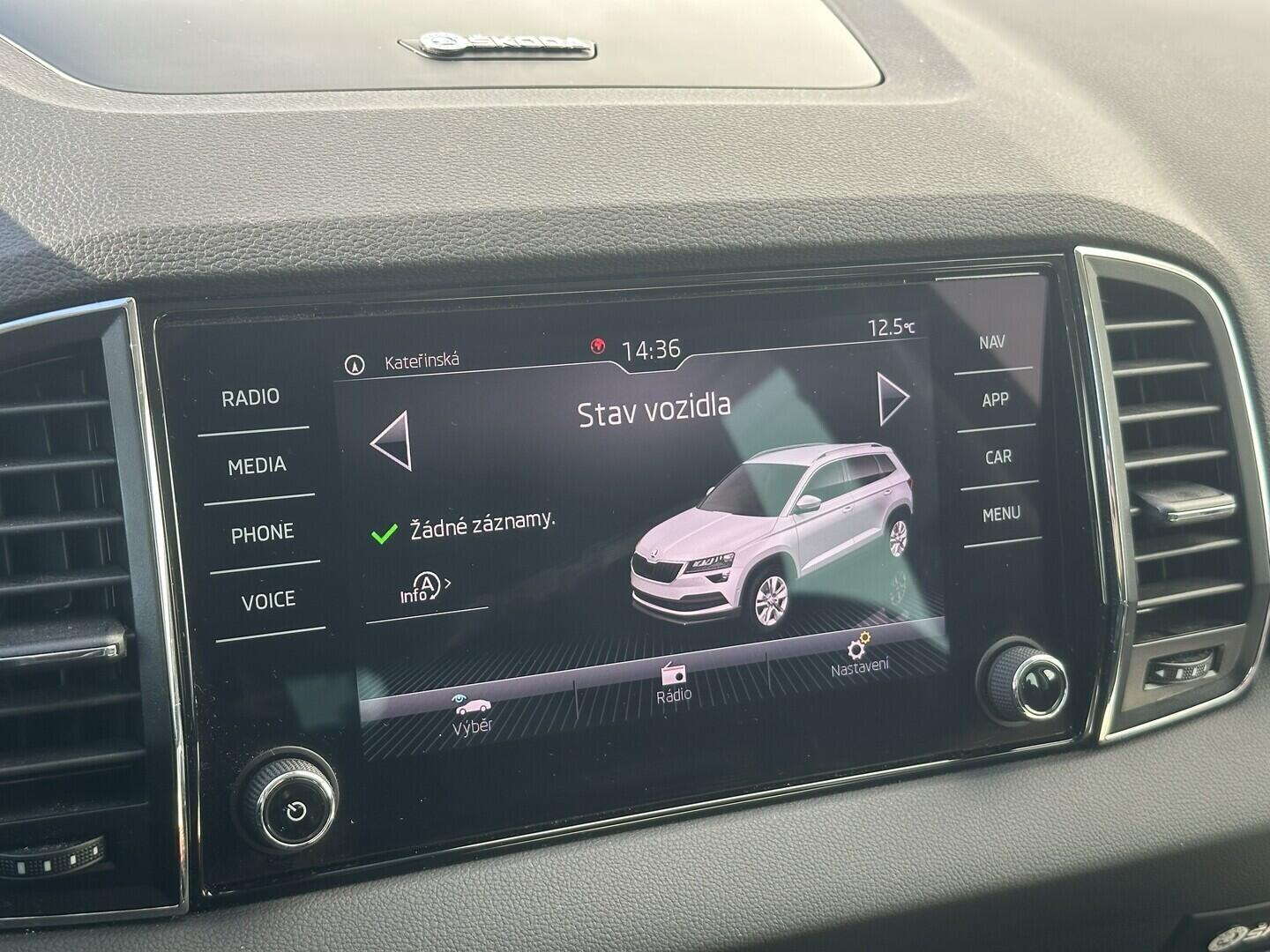 O619V07732_26.webp_KAROQ Style Plus 1.5 TSI 110 kW manuál