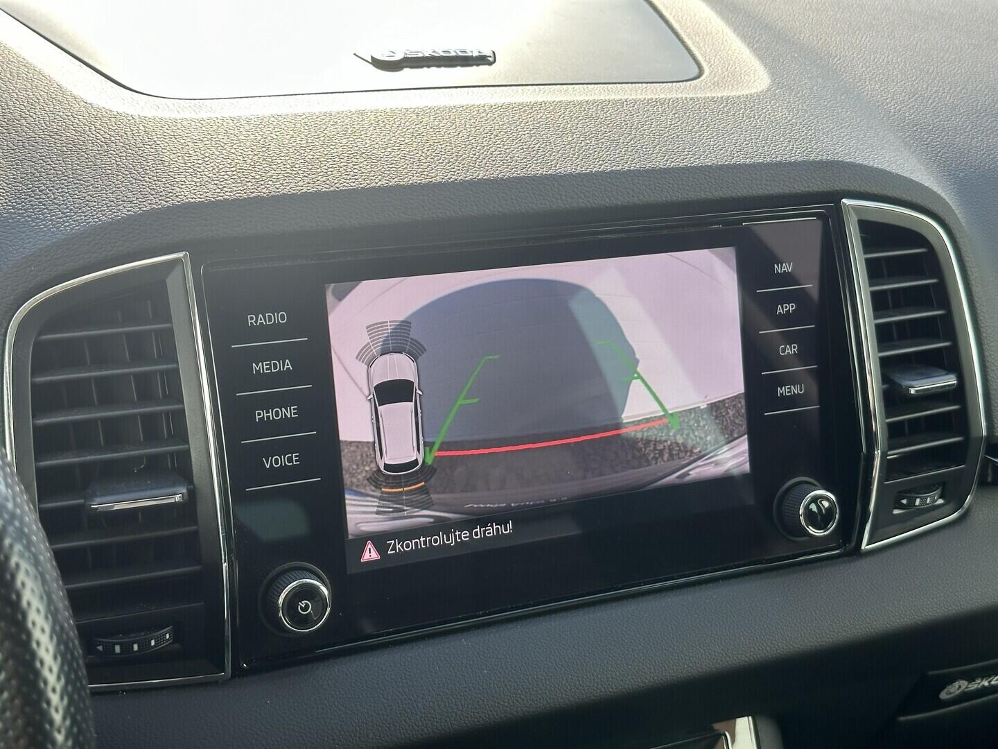 O619V07732_27.webp_KAROQ Style Plus 1.5 TSI 110 kW manuál