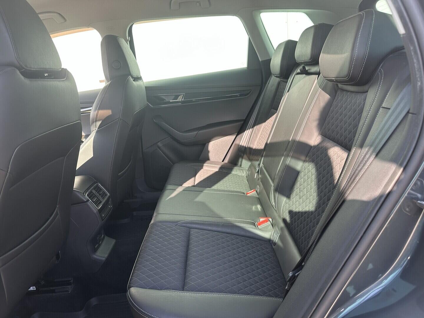 O619V07732_28.webp_KAROQ Style Plus 1.5 TSI 110 kW manuál