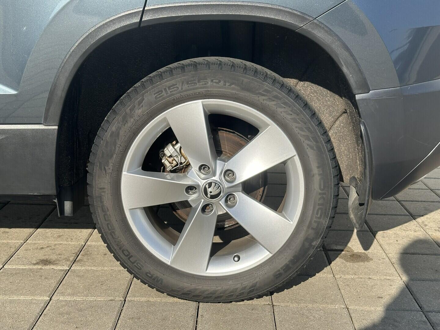 O619V07732_30.webp_KAROQ Style Plus 1.5 TSI 110 kW manuál