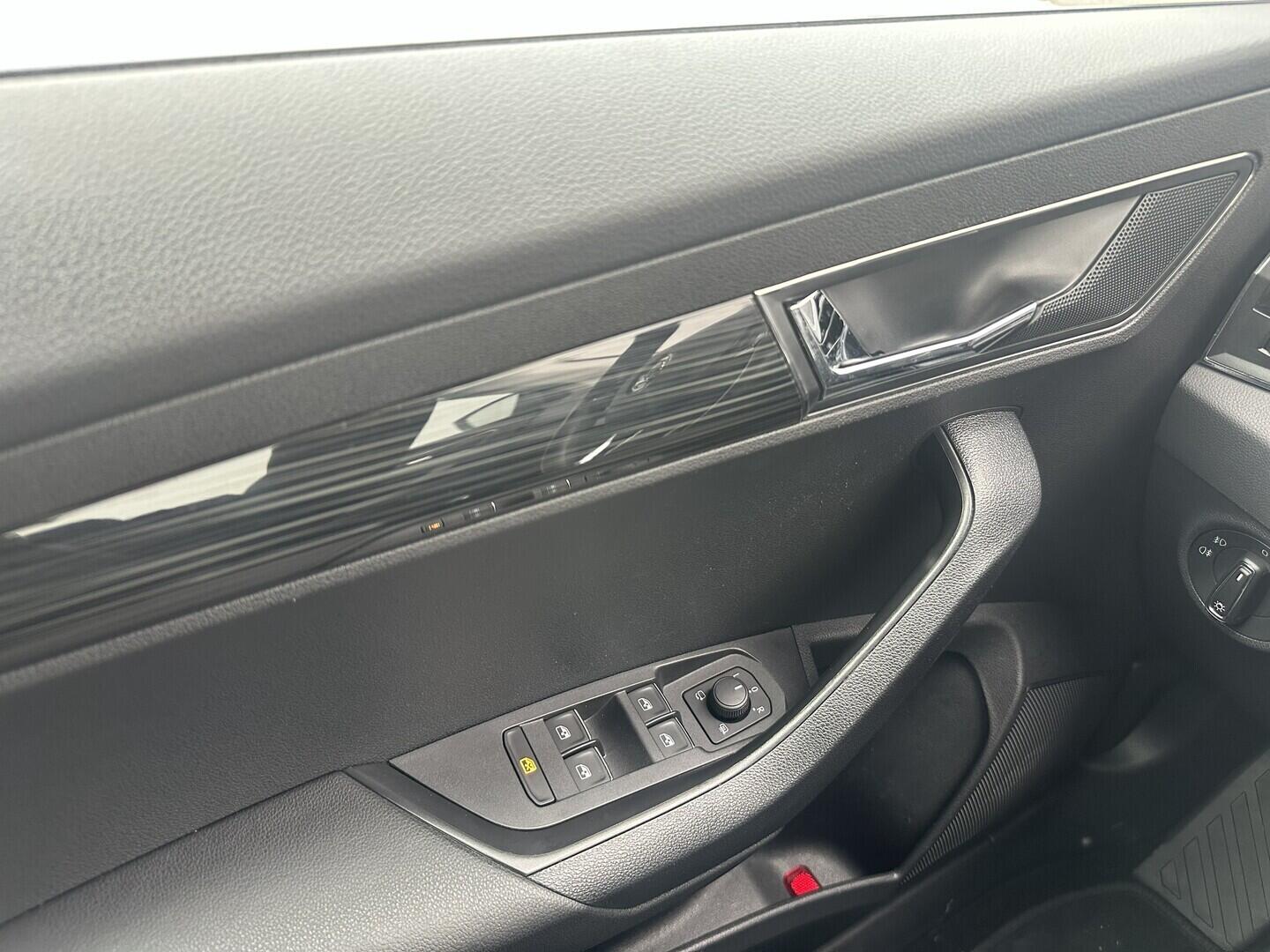 O619V07738_24.webp_KAROQ Style 1.6 TDI 85 kW manuál, DPH