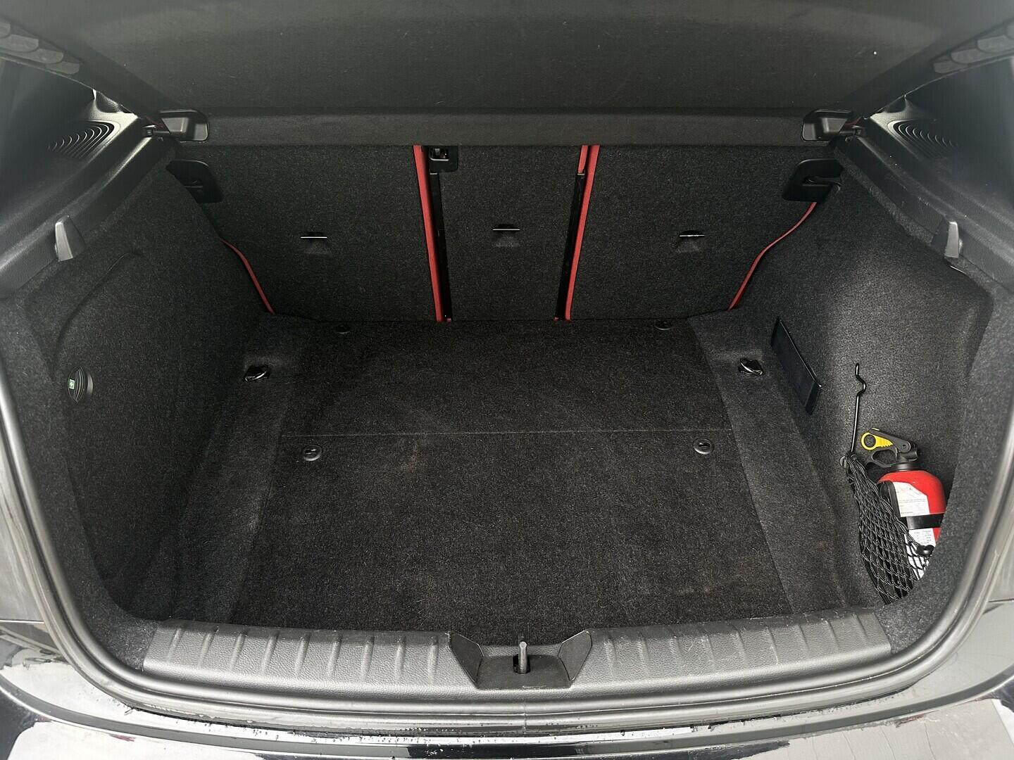 O619V07740_30.webp_120 xDrive Mpaket 2.0 D 135 kW manuál