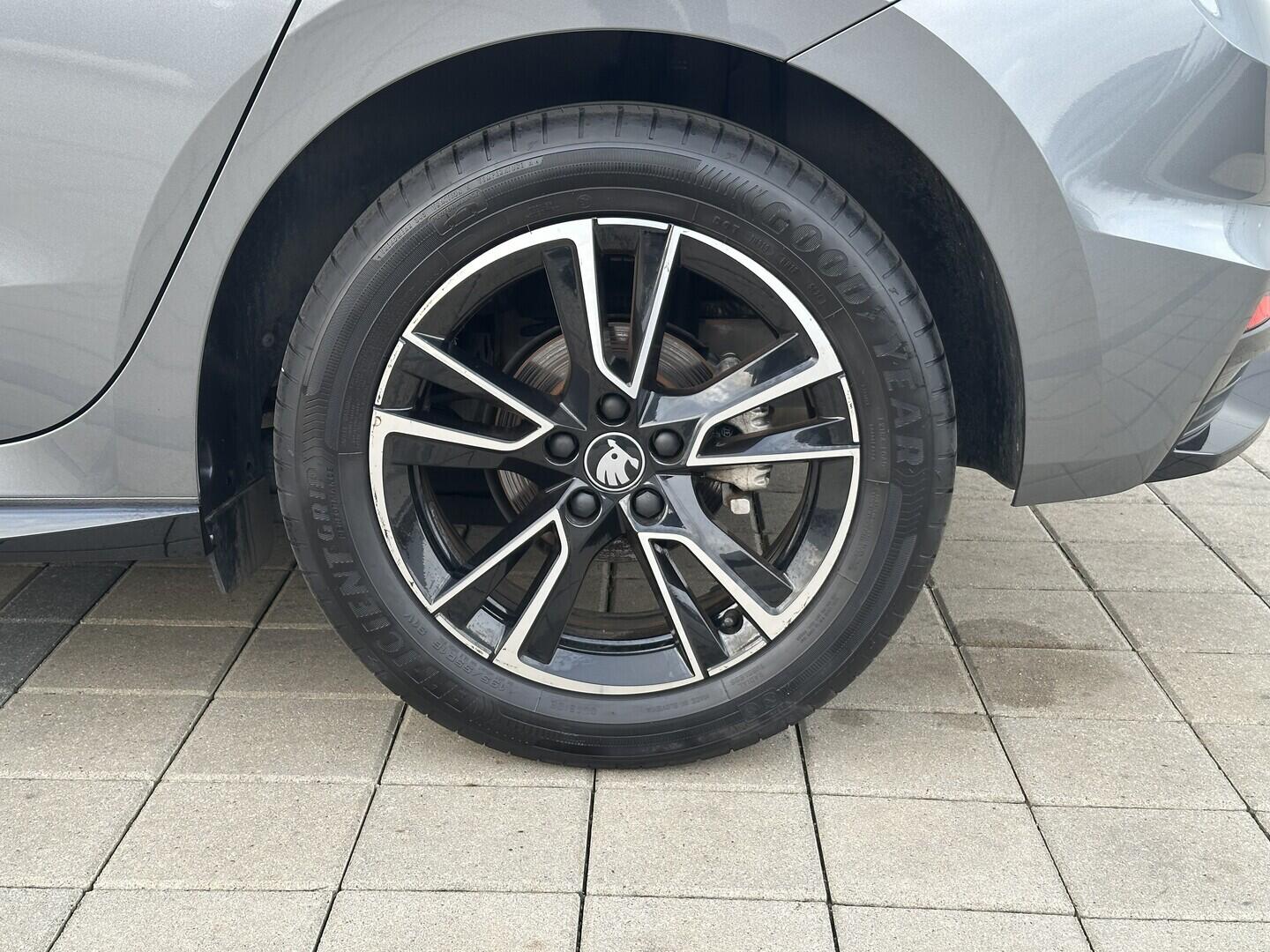 O619V07741_28.webp_FABIA Monte Carlo 1.5 TSI 110 kW automat, DPH