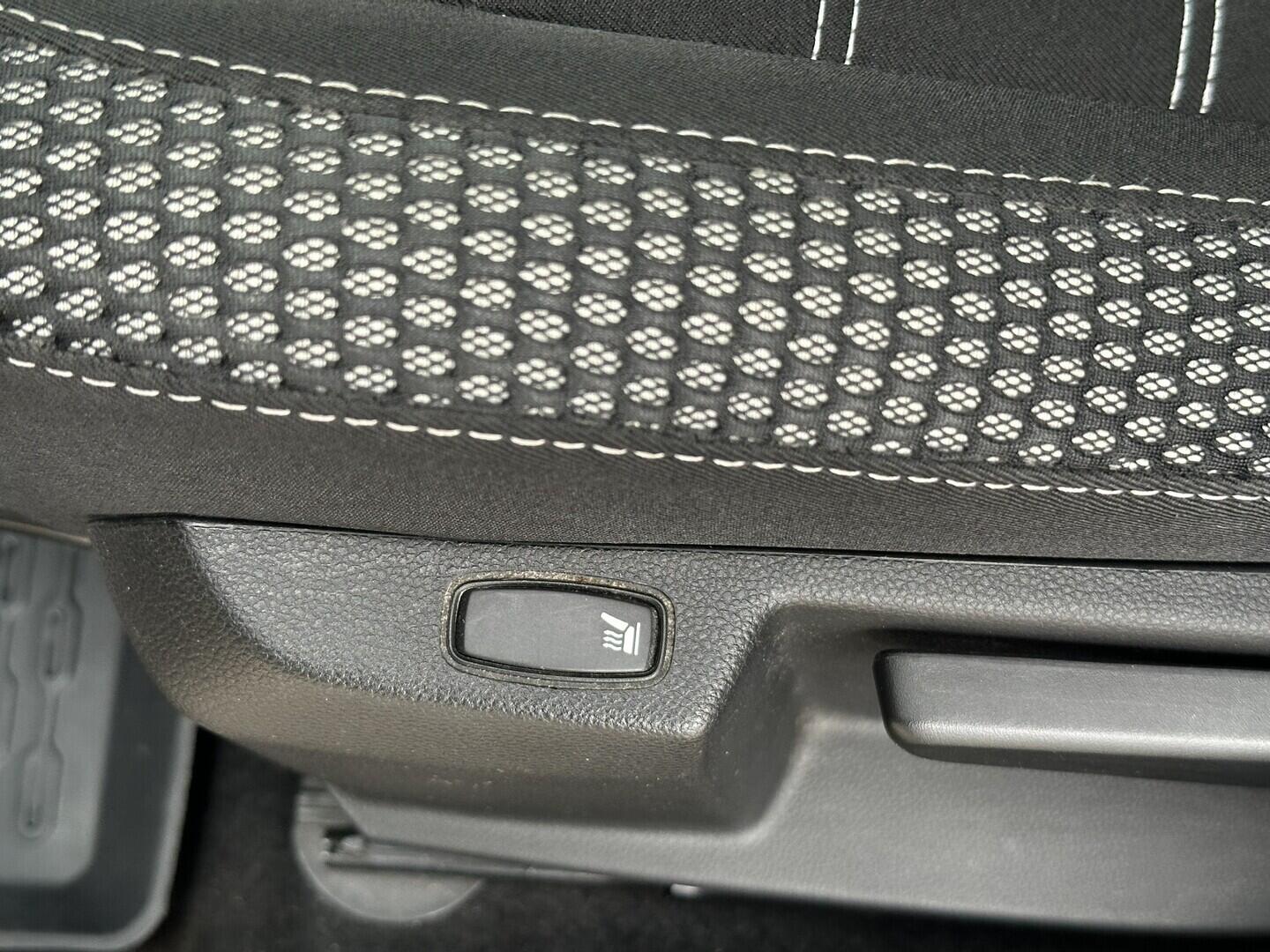 O619V07748_29.webp_DUSTER  1.0 TCe 74 kW manuál