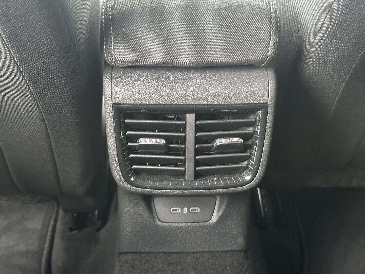 O619V07757_30.webp_FABIA Top Selection 1.0 TSI 85 kW automat, DPH