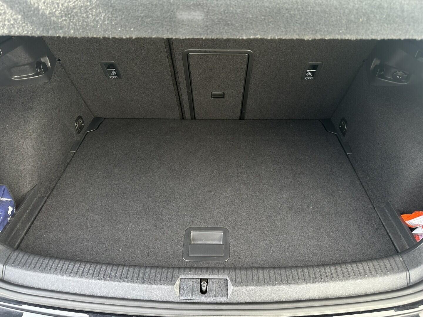 O619V07760_32.webp_GOLF R-Line 1.4 TSI 92 kW manuál, DPH