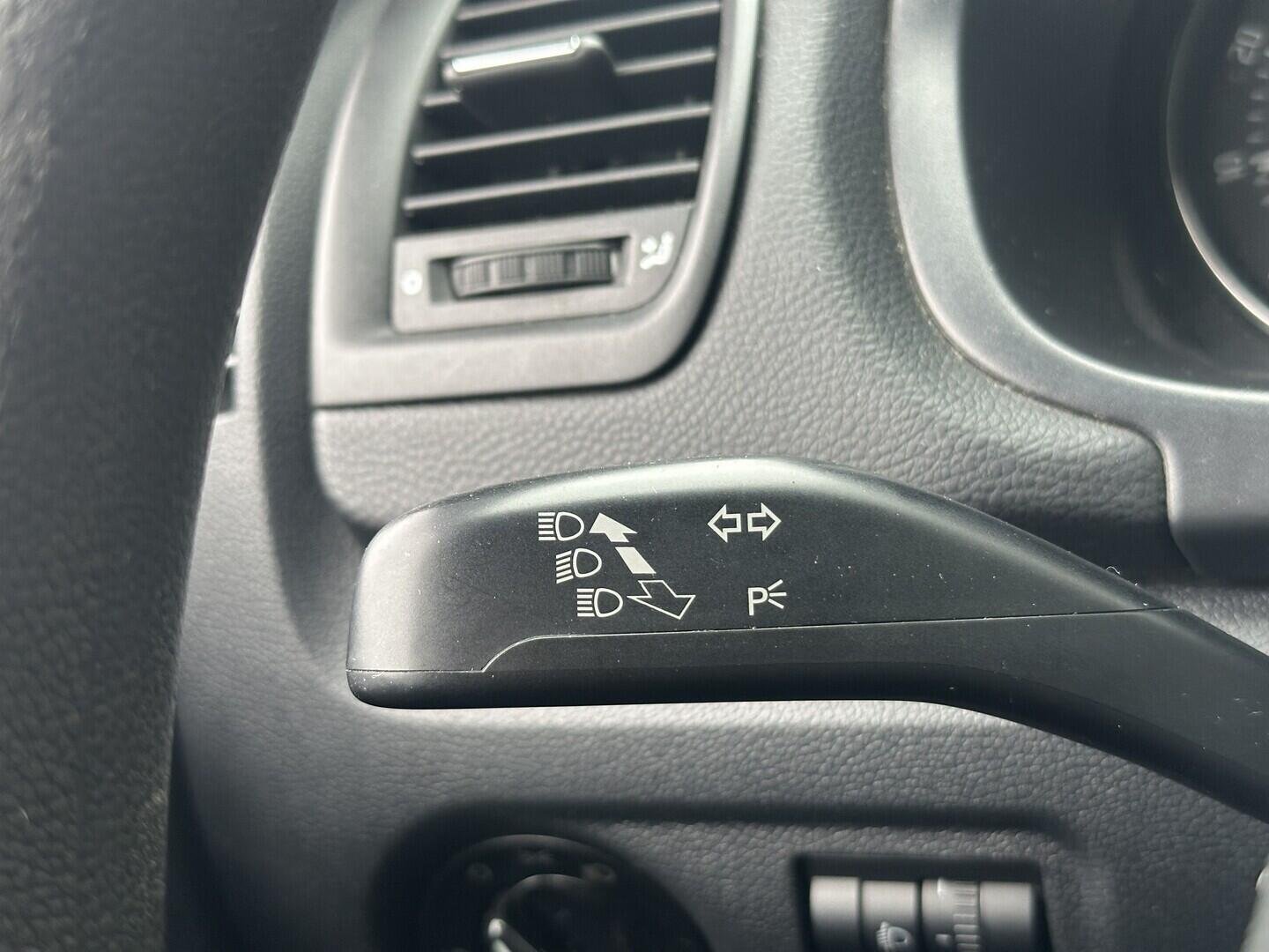 O619V07762_21.webp_FABIA Ambiente 1.2 HTP 44 kW manuál