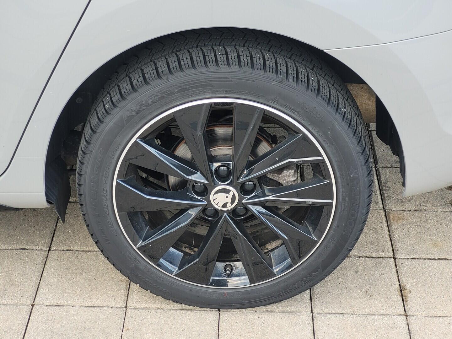 O619V07764_31.webp_RAPID Monte Carlo 1.4 TSI 92 kW automat