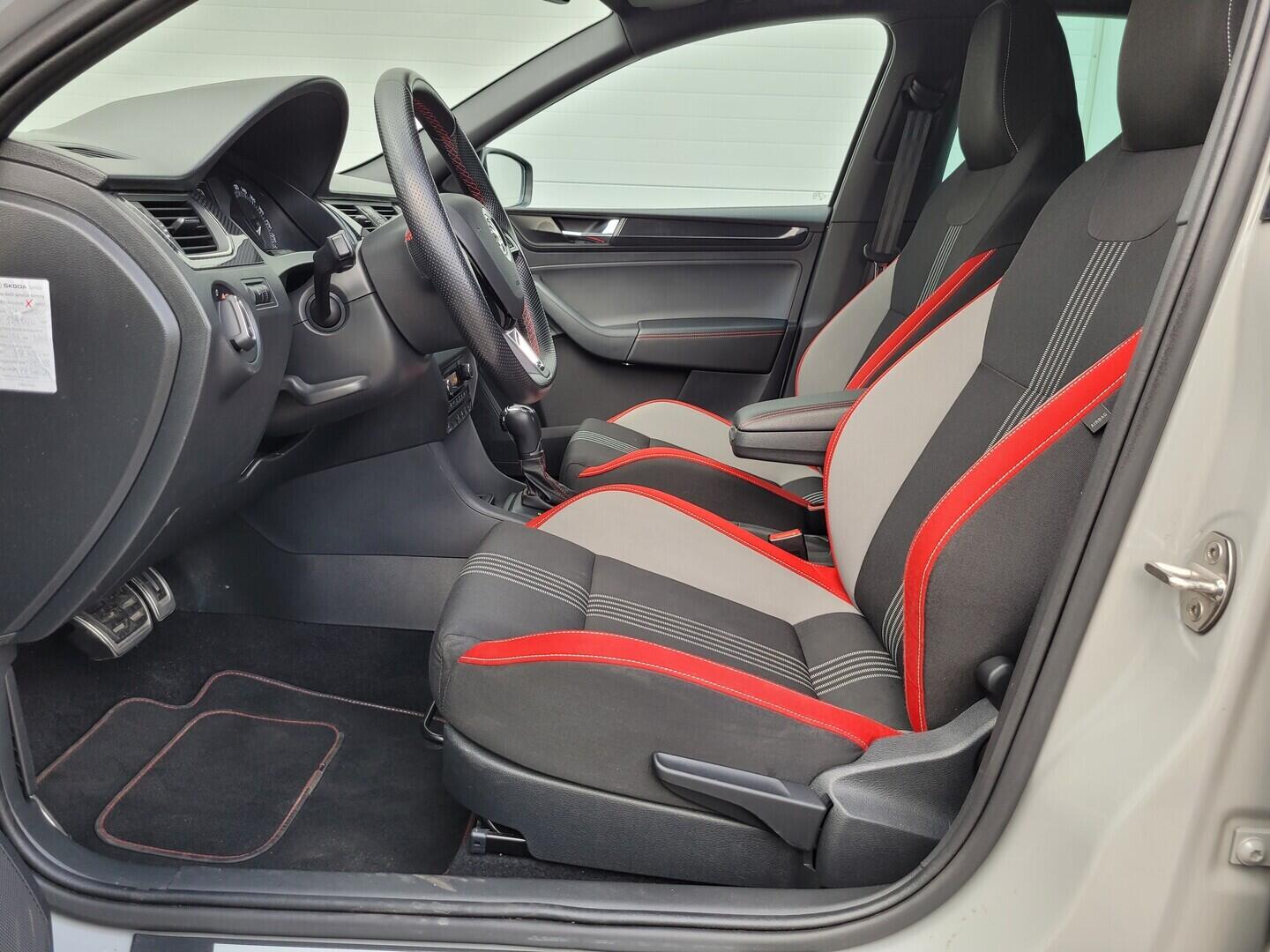 O619V07764_35.webp_RAPID Monte Carlo 1.4 TSI 92 kW automat