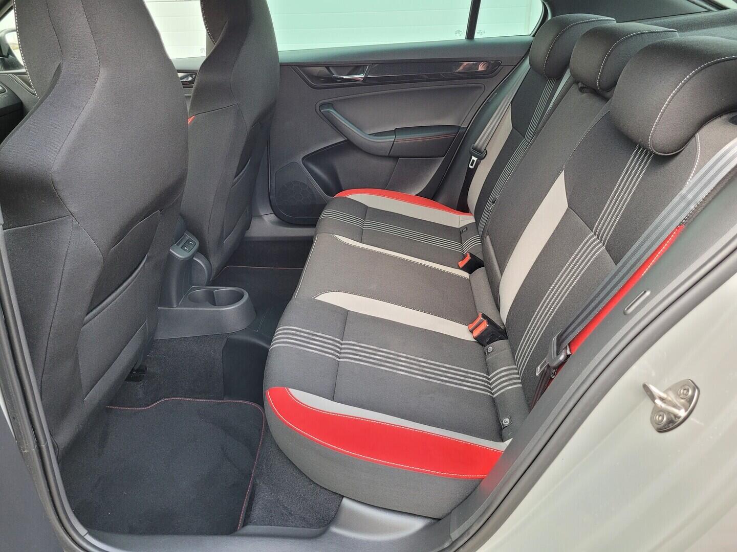 O619V07764_36.webp_RAPID Monte Carlo 1.4 TSI 92 kW automat