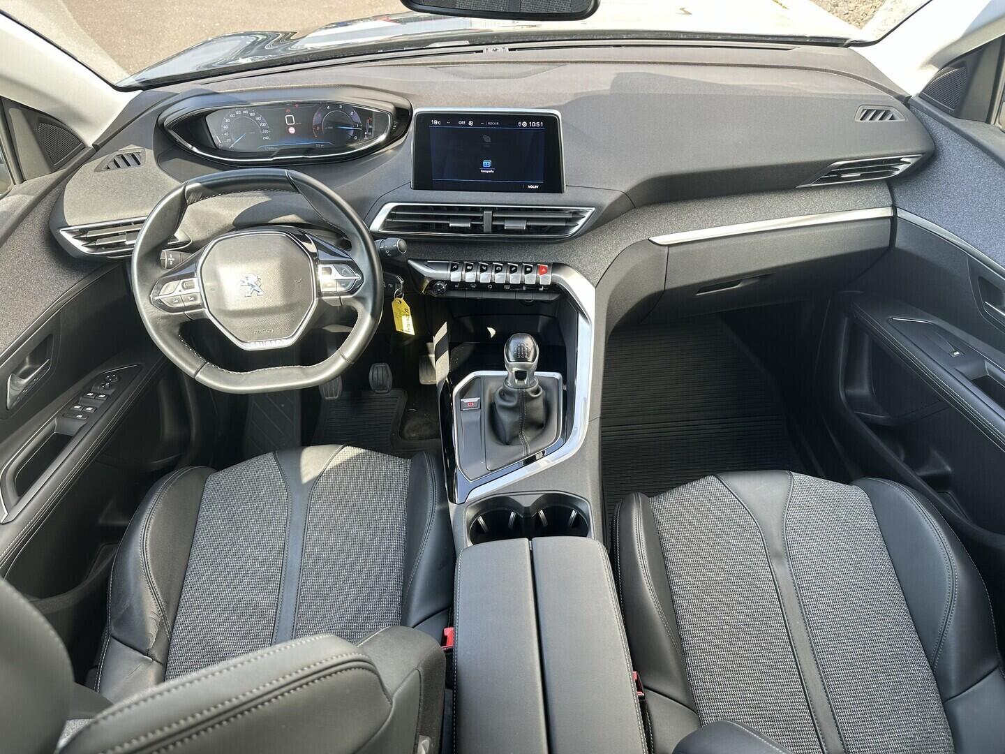 O619V07767_18.webp_3008 Allure 1.5 BlueHDi 96 kW manuál