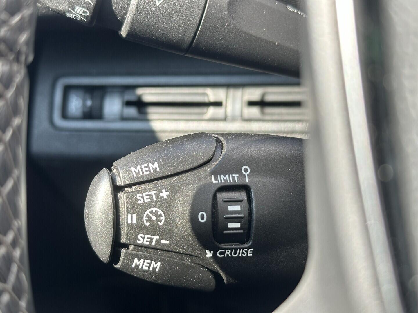 O619V07767_22.webp_3008 Allure 1.5 BlueHDi 96 kW manuál