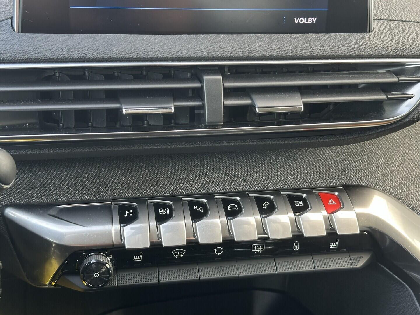 O619V07767_24.webp_3008 Allure 1.5 BlueHDi 96 kW manuál