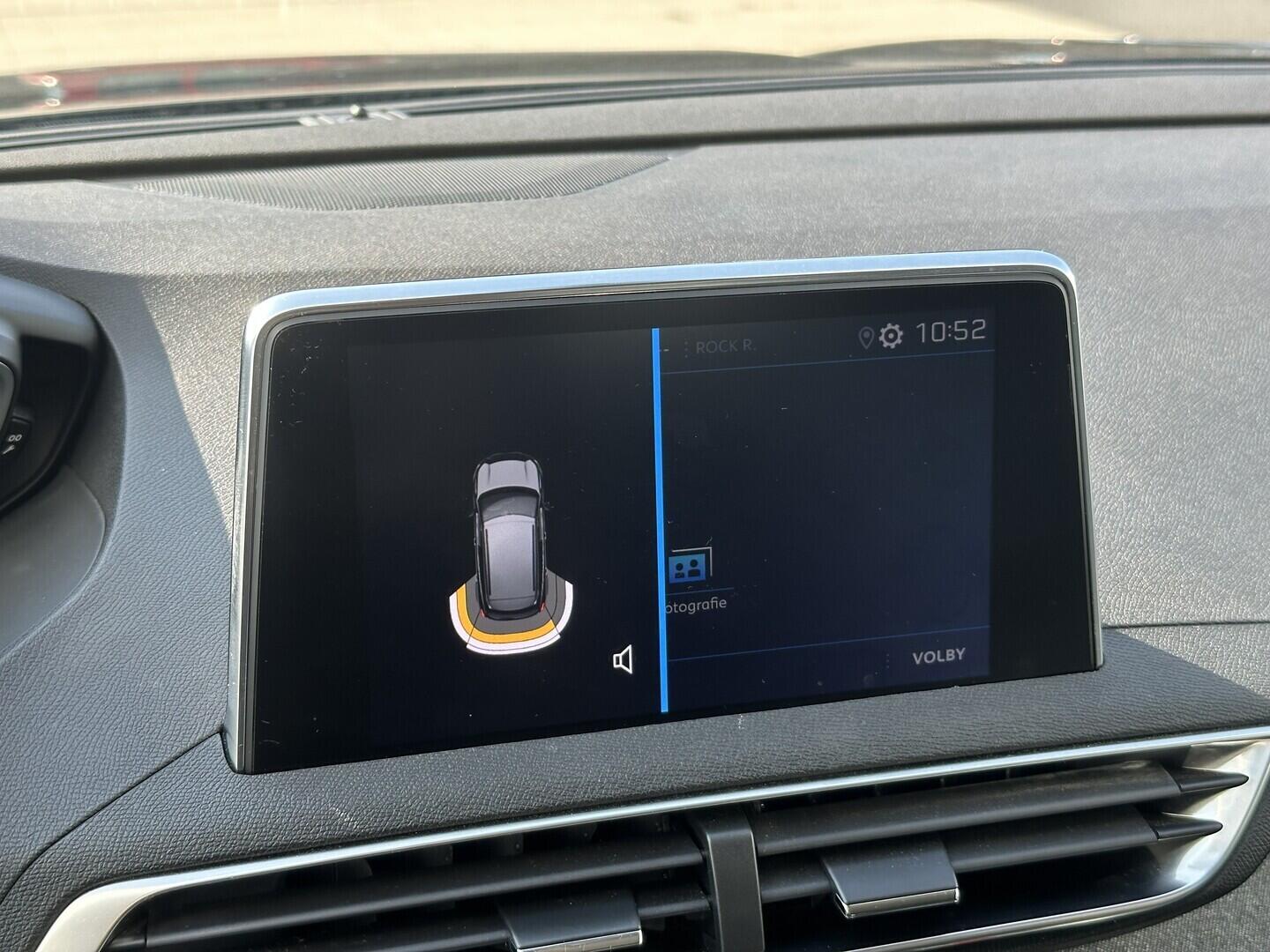 O619V07767_27.webp_3008 Allure 1.5 BlueHDi 96 kW manuál