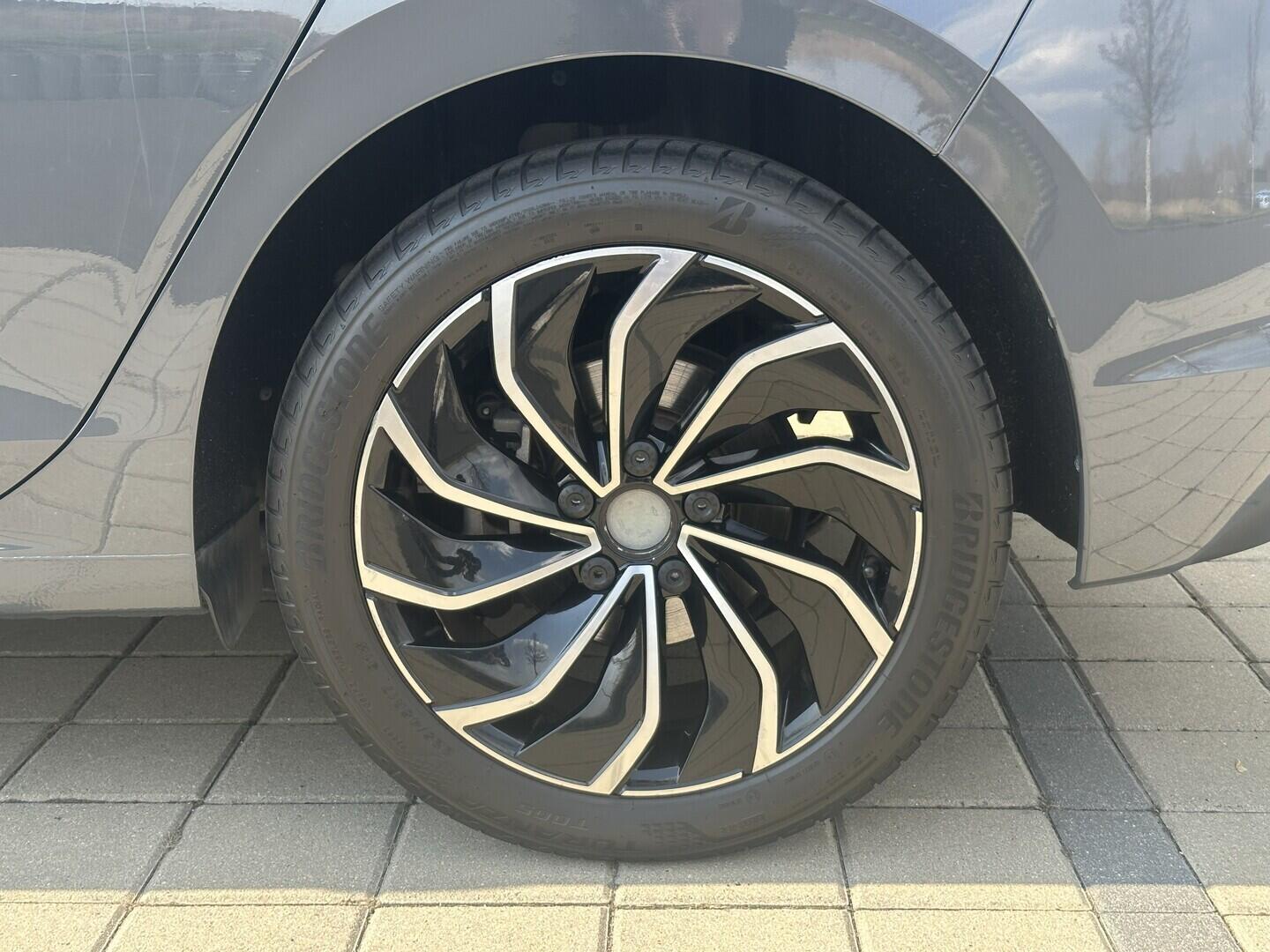 O619V07774_31.webp_GOLF style 1.5 TSI 110 kW automat