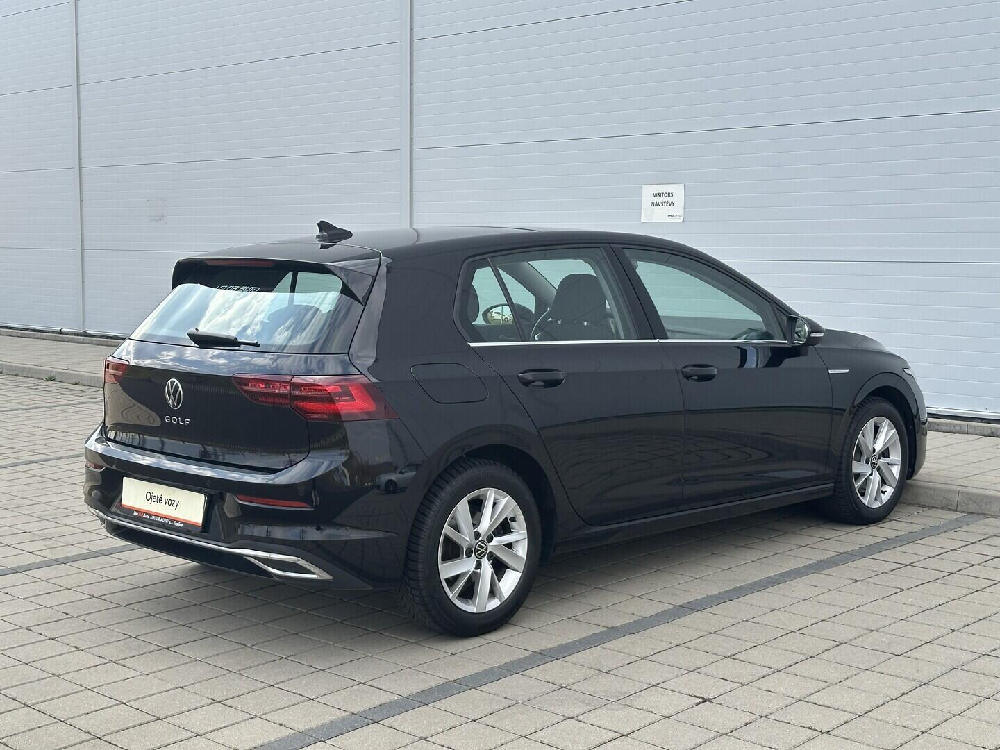 O619V07776_14.webp_GOLF Style 1.5 TSI 110 kW manuál